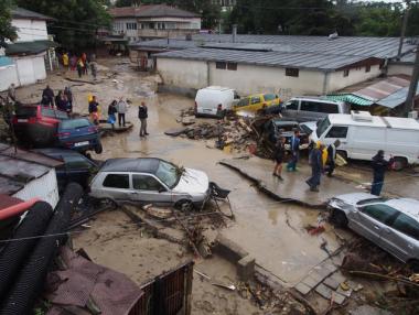 Наводнените общини имат право за още наети от безработните