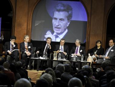 ЕК обвързва