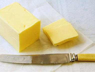 Слагат мазнини и вода в маслото