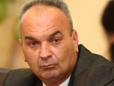 Спряхме няколко влака заради наводнени участъци