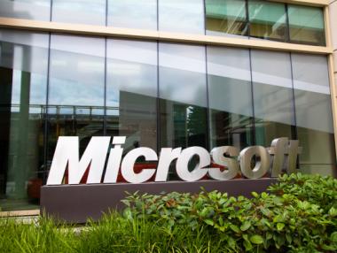 Microsoft затваря два завода на Nokia