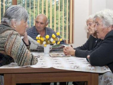 Бизнесът предлага да се облагат доходите на работещи пенсионери