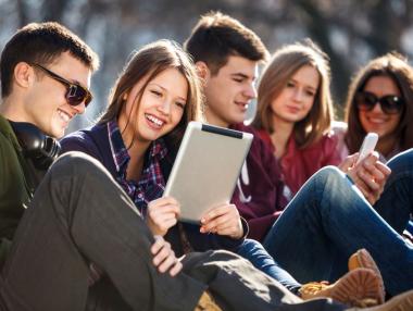 Всеки четвърти младеж у нас не учи и не работи