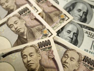 Доларът повали йената до 13-годишно дъно