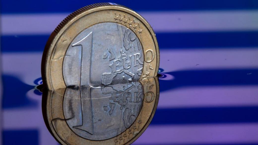 Еврото печели време, докато преговорите с Гърция се проточват