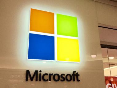 Microsoft разделя бизнеса си на две