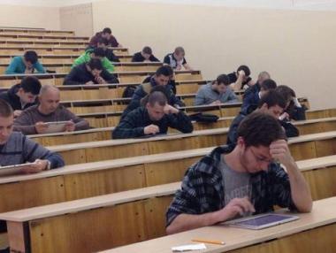 Студентите у нас масово избират безперспективни специалности