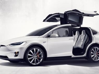 Tesla започна доставките на Model X
