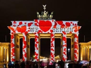 Българи участват в светлинно шоу в Берлин (видео)