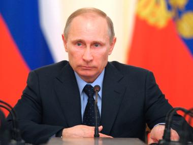 Защо Путин смекчава тона към Запада