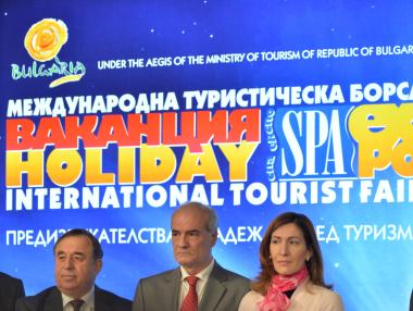 1 млрд. лева приходи в туризма
