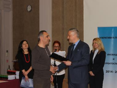 Още 218 фирми с договори по ОПИК