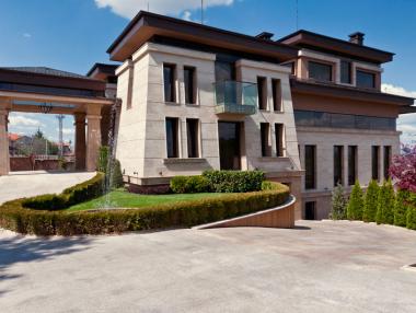 Данъчните проверяват скъпи имоти дали са записани като офиси