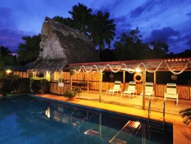 Продават курорт на екзотичен остров само за $49