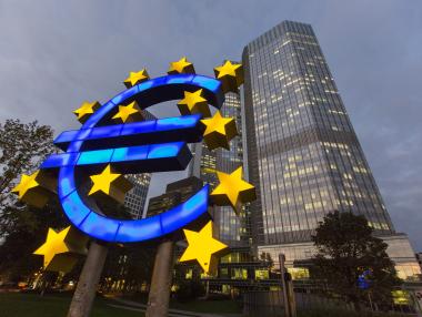 Банки трупат депозити в скъпоструващи сейфове