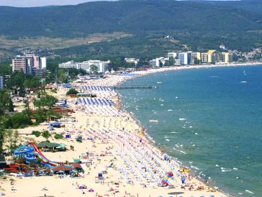 Заведенията в Слънчев бряг масово крият обороти