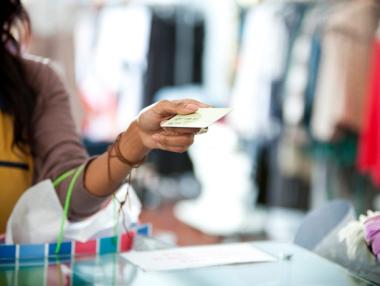 10 полезни съвета за плащания с карти в чужбина