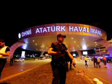 Разкриха двама от терористите на истанбулското летище