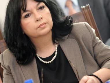 Петкова: Времето ще покаже кой е вреден и кой е полезен за енергетиката