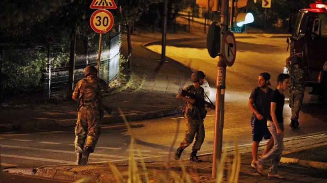 Турската армия обяви, че поема властта в страната