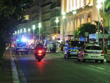 Франция удължи извънредното положение с още 6 месеца