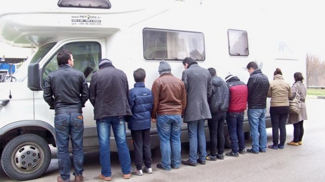 Още 26 нелегални мигранти заловени край Ахтопол