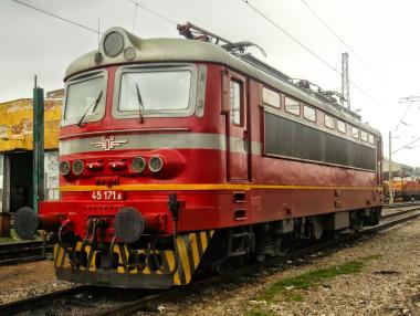 Нова фирма ще поправя влаковете на БДЖ