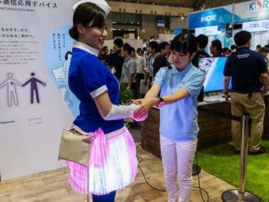 Panasonic ще предава данни чрез докосване