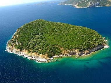 Продава се гръцки остров на 100 км от България