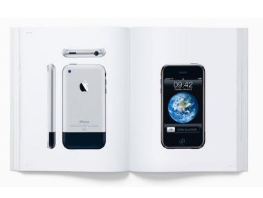Apple събра 20-години иновации в дизайна в книга