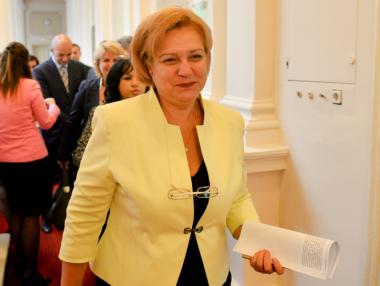 Бюджет 2016 няма да се актуализира, обеща Менда Стоянова