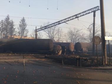 Изтеглят дерайлиралите вагони от Хитрино, няма риск от пожар
