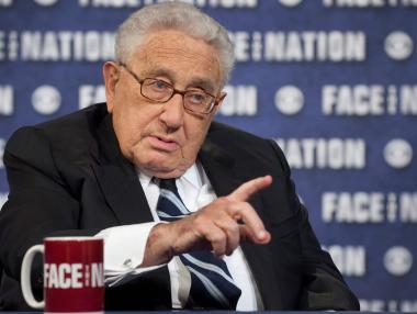 Кисинджър става посредник между САЩ и Русия