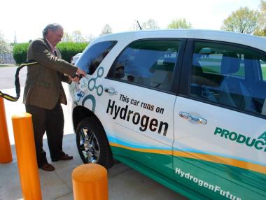 Автомобилни гиганти влагат $10 млрд. във водородните коли