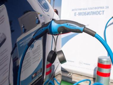 Гимназии откриват паралелки за изучаване на електрически автомобили