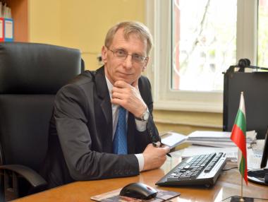 МОН ще пренасочва студенти към дефицитни специалности