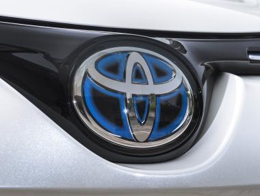 Toyota изтегля за ремонт 2.9 млн. автомобила