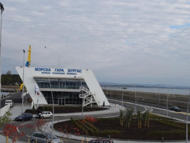 Порт Бургас с търг за наем на ресторанта в Морска гара