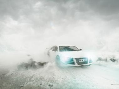 Фотограф снима реклами на Audi с детски играчки