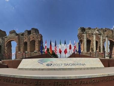 Таормина посрещна лидерите на Г-7 със слънце и безлюдни плажове