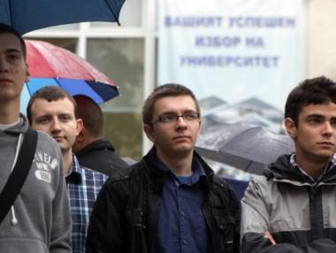 Над 1100 места за българи от чужбина в наши университети