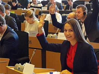 Нов регламент ще понижи цените на колетите в ЕС