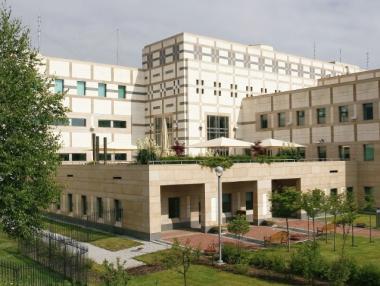 Американското посолство забранява влизането с лаптопи и таблети
