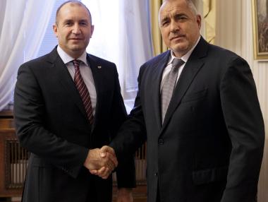 Радев и Борисов изгладиха противоречията си на среща в Президентството