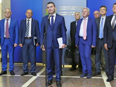 Клас „прослужено време” засега не е приоритет за правителството