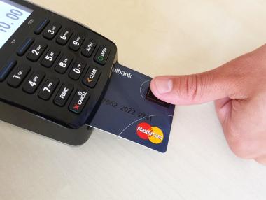 Mastercard тества биометричните си карти в България