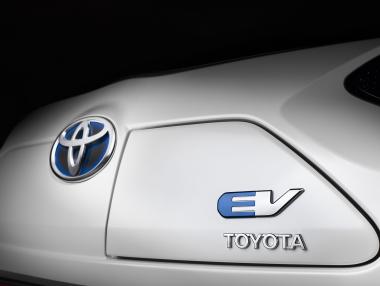 Toyota подготвя електрическа кола, която ще се зарежда за минути