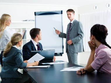 Всеки пети американец работи във „враждебна атмосфера“