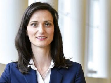 Мария Габриел: Няма чудотворна рецепта срещу фалшивите новини