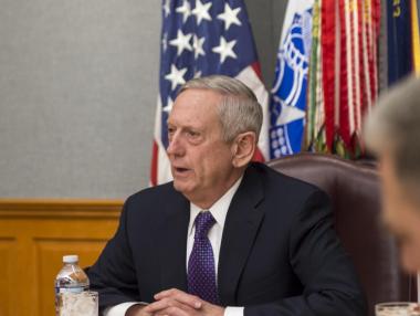 Министърът на отбраната на САЩ посети корейската демилитаризирана зона